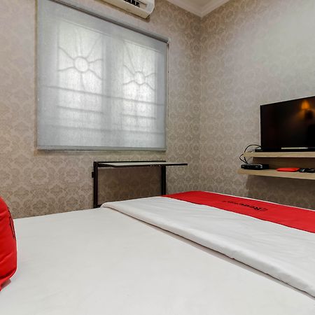 Reddoorz Plus Near Lippo Cikarang Mall Bekasi Eksteriør billede