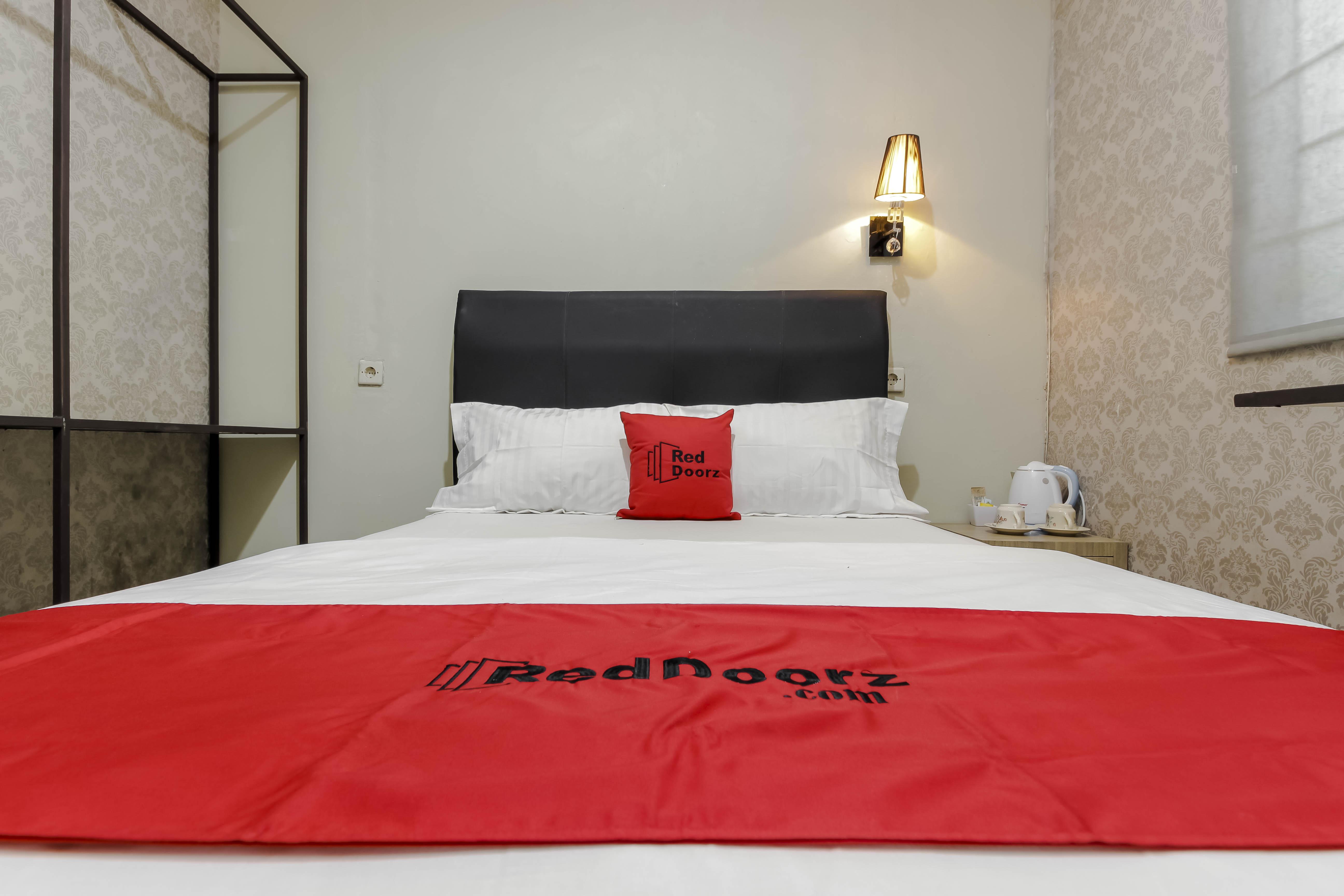 Reddoorz Plus Near Lippo Cikarang Mall Bekasi Eksteriør billede