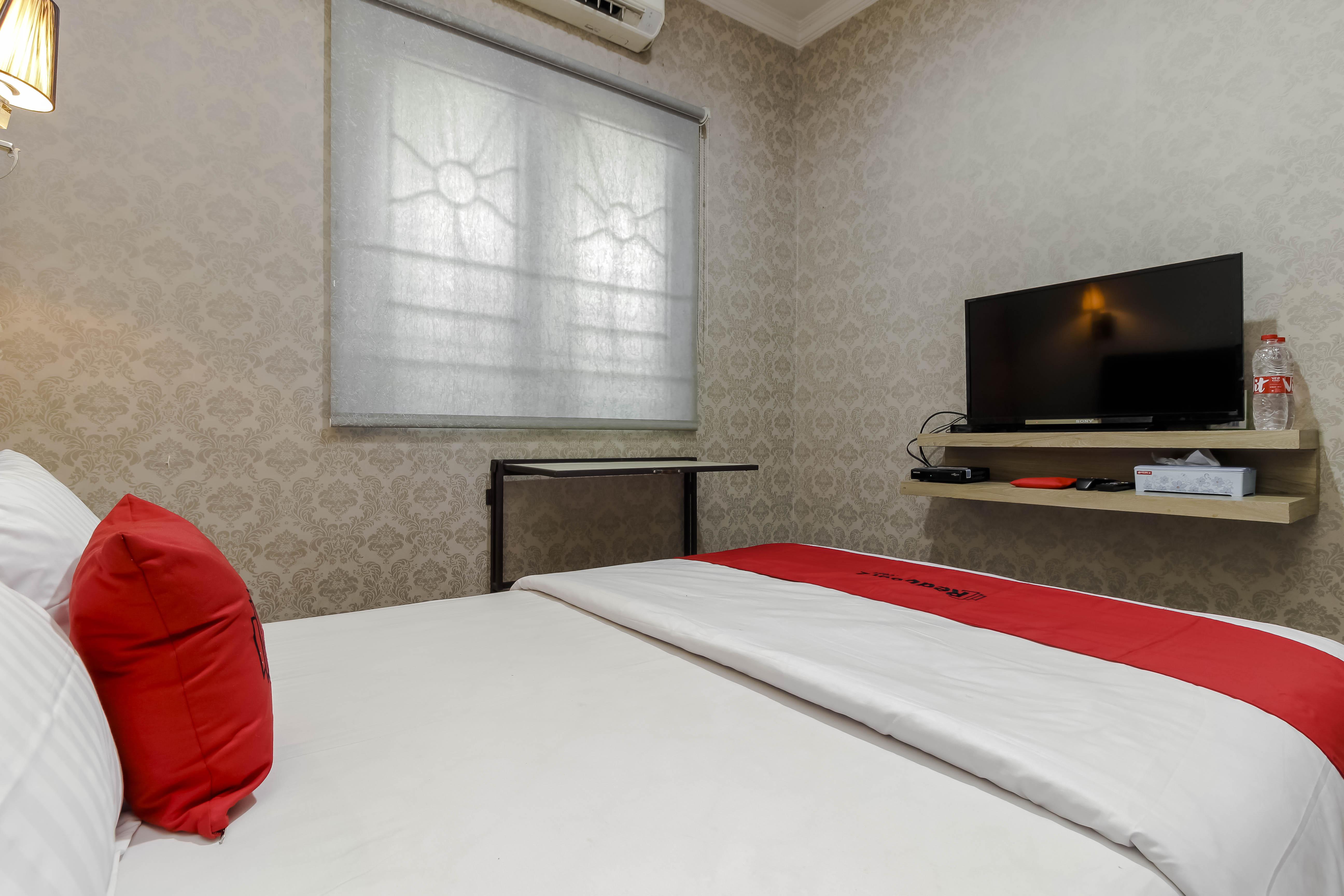 Reddoorz Plus Near Lippo Cikarang Mall Bekasi Eksteriør billede